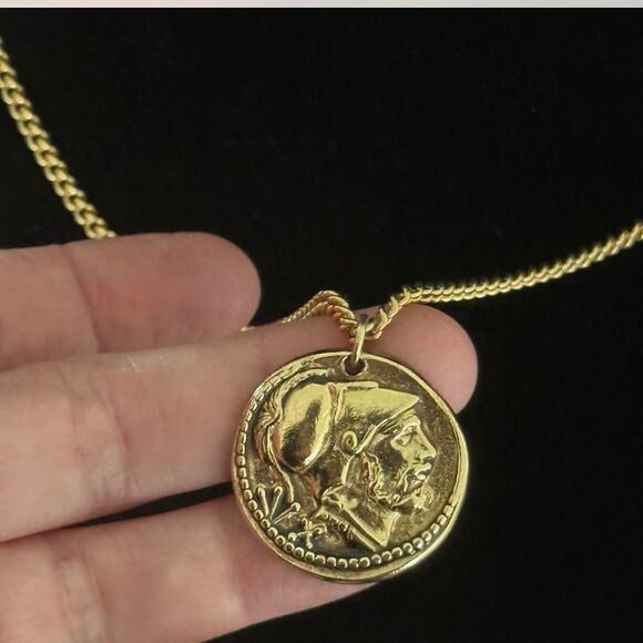 Vintage Avon coin necklace - Picture 1 of 3